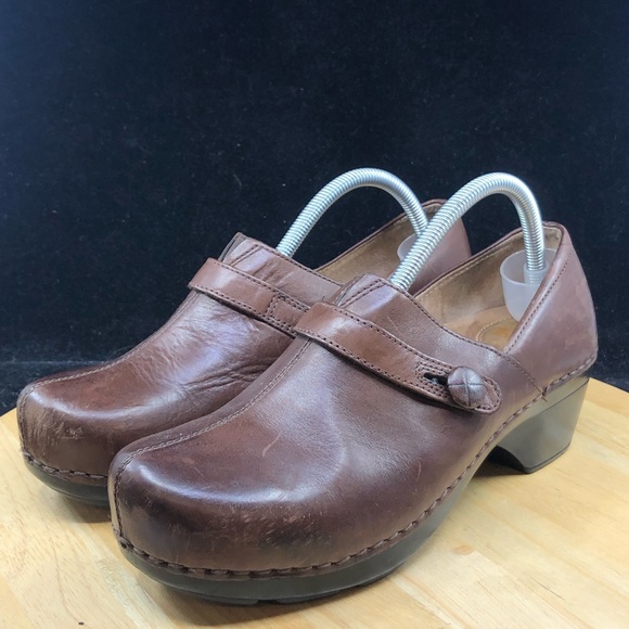 Dansko SOLSTICE Brown Leather Button Strap Professional Clogs Sz 41 / 10.5-11 - Picture 2 of 9